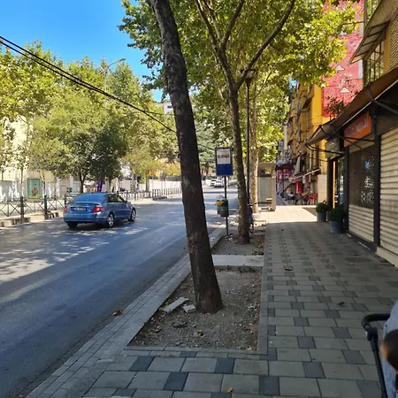 Louis * Tirana